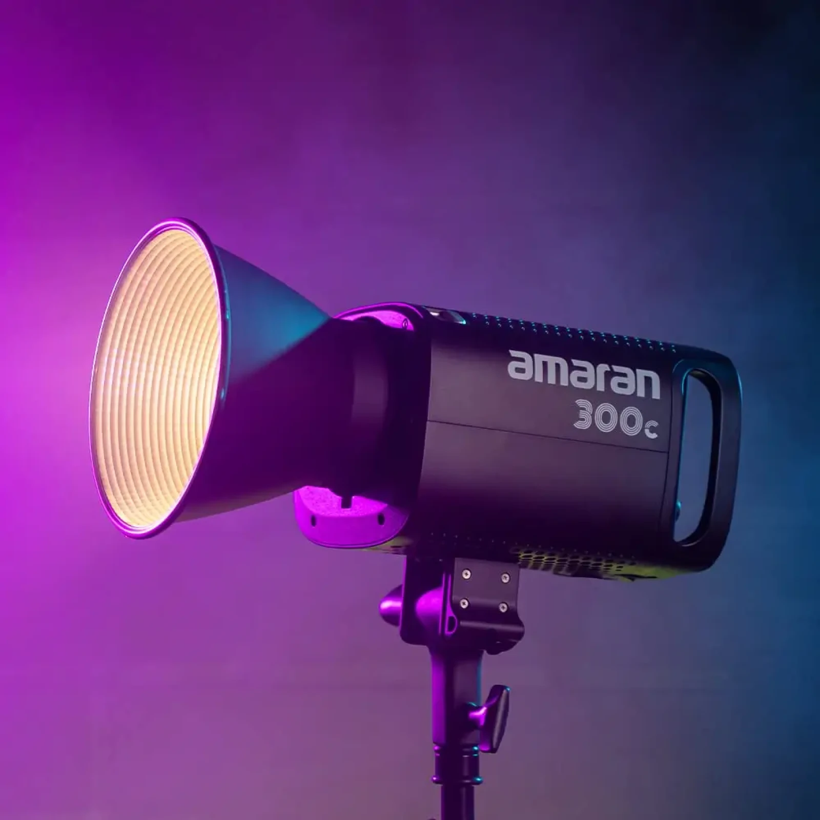 Amaran Amaran 300C - Photo 4 sur 5