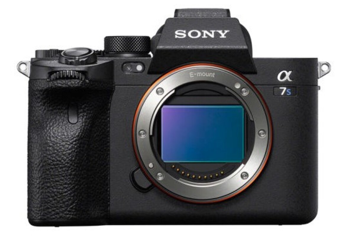 Location SONY A7sIII  + RONIN S2 + 24-70mm f/2.8  - Lightyshare