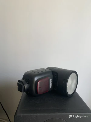 Location Godox V1