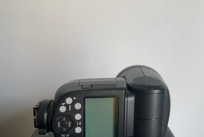 Location Godox V1