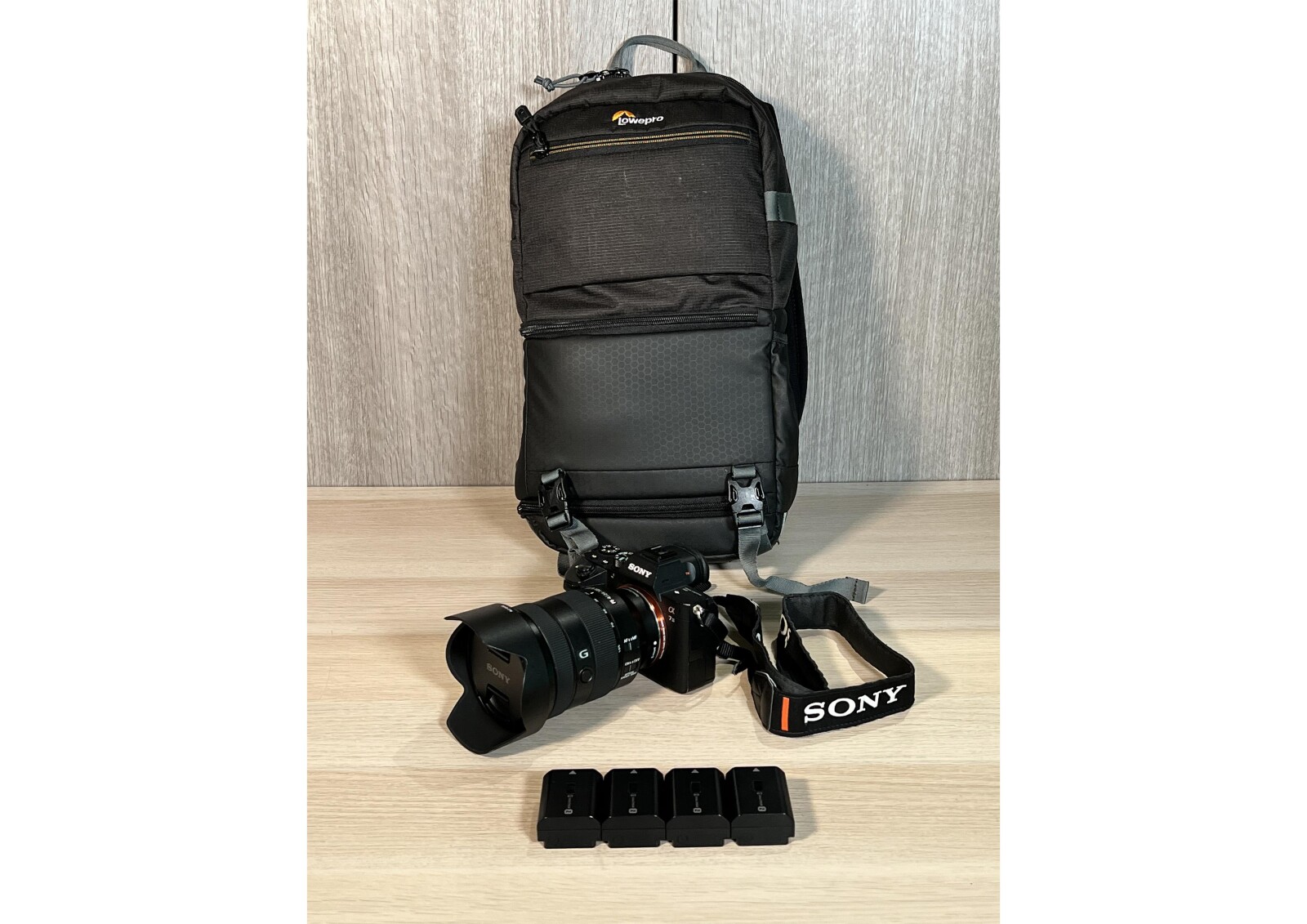 Sony Alpha 7 III + 24-105mm F4 G OSS + Batterie + sac - Photo 1 sur 4