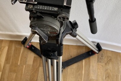 Location Trépied O’Connor 1030B avec branches Sachtler 1030B