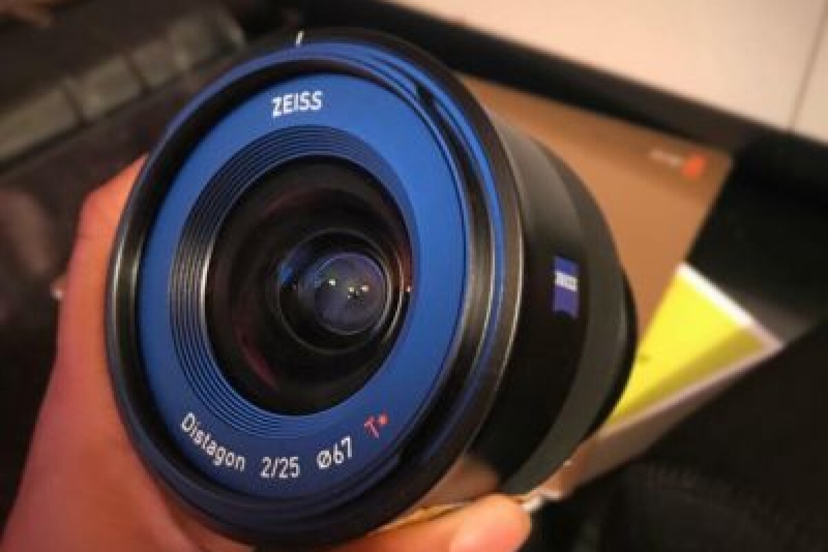 Location ZEISS BATIS 25mm f/2 E-mount - Lightyshare