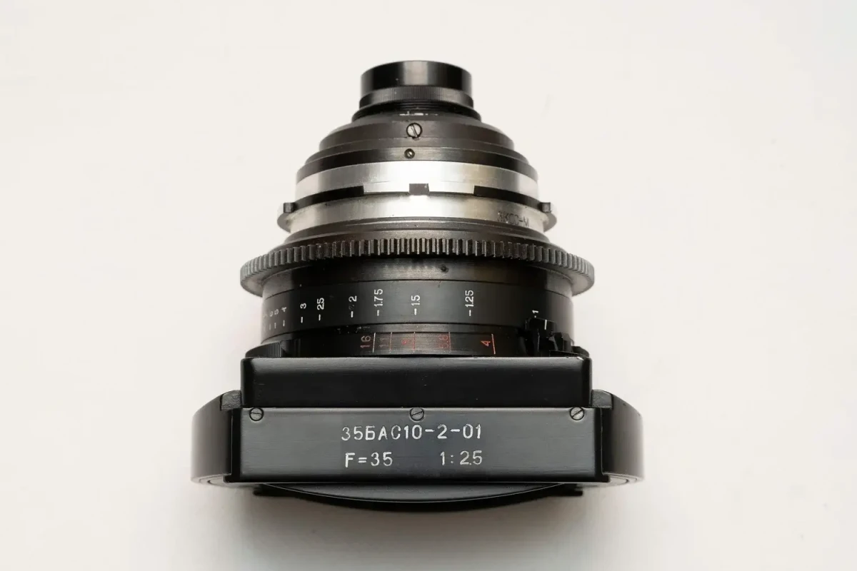 Location LOMO 35mm T2.9 Square Front Anamorphic Vintage Lens - Lightyshare