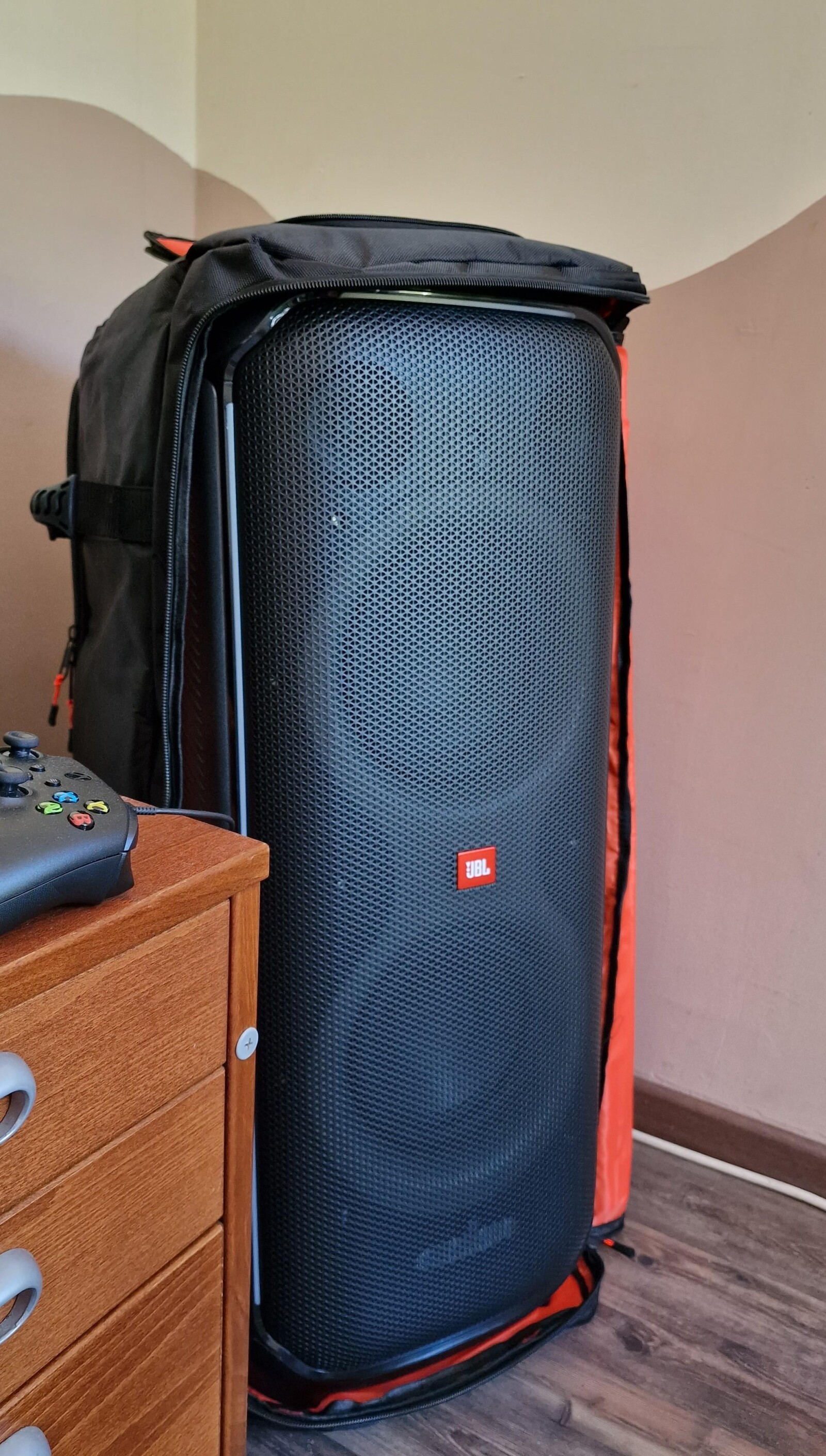 2 Enceintes JBL Partybox 710 à louer - Son puissant et effets lumineux - Photo 6 sur 6