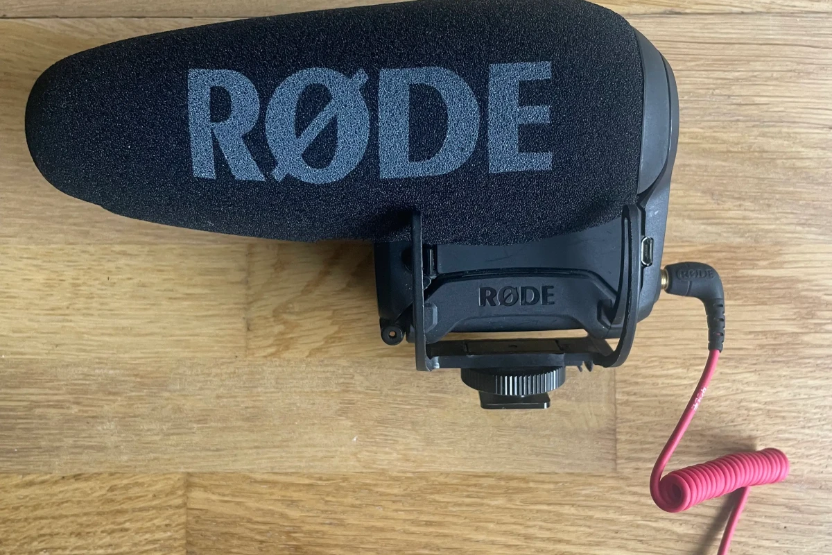 Location Rode VideoMic Pro+ - Lightyshare