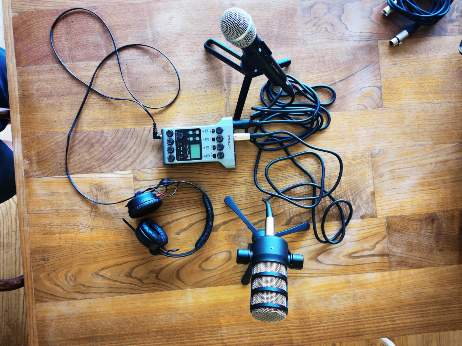 Set up podcast avec podtrack P4 et 2 ou 3 micros. - Photo 1 sur 4