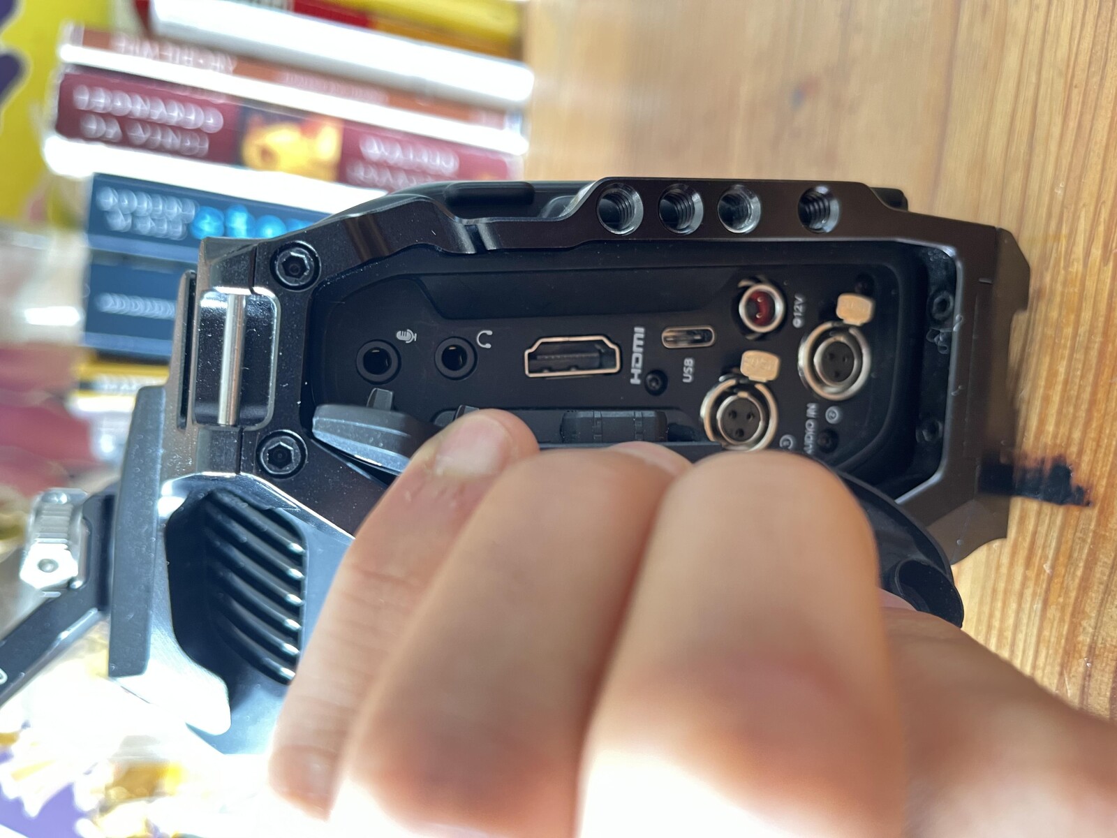 Blackmagic Design Pocket Cinema Camera 6k Pro - Photo 3 sur 4