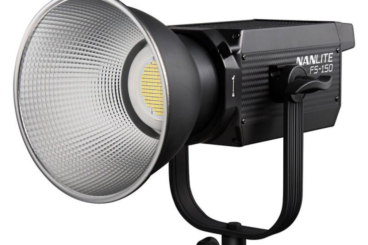 Location Nanlite FS150 - Lightyshare