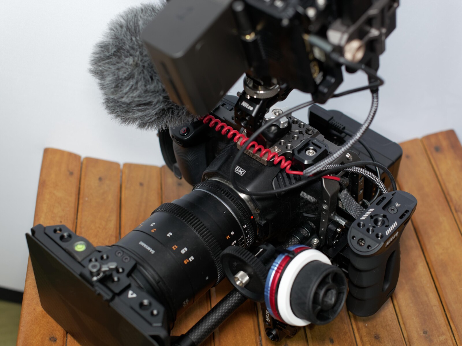 Pack Blackmagic 6K avec un objectif - Photo 3 sur 4