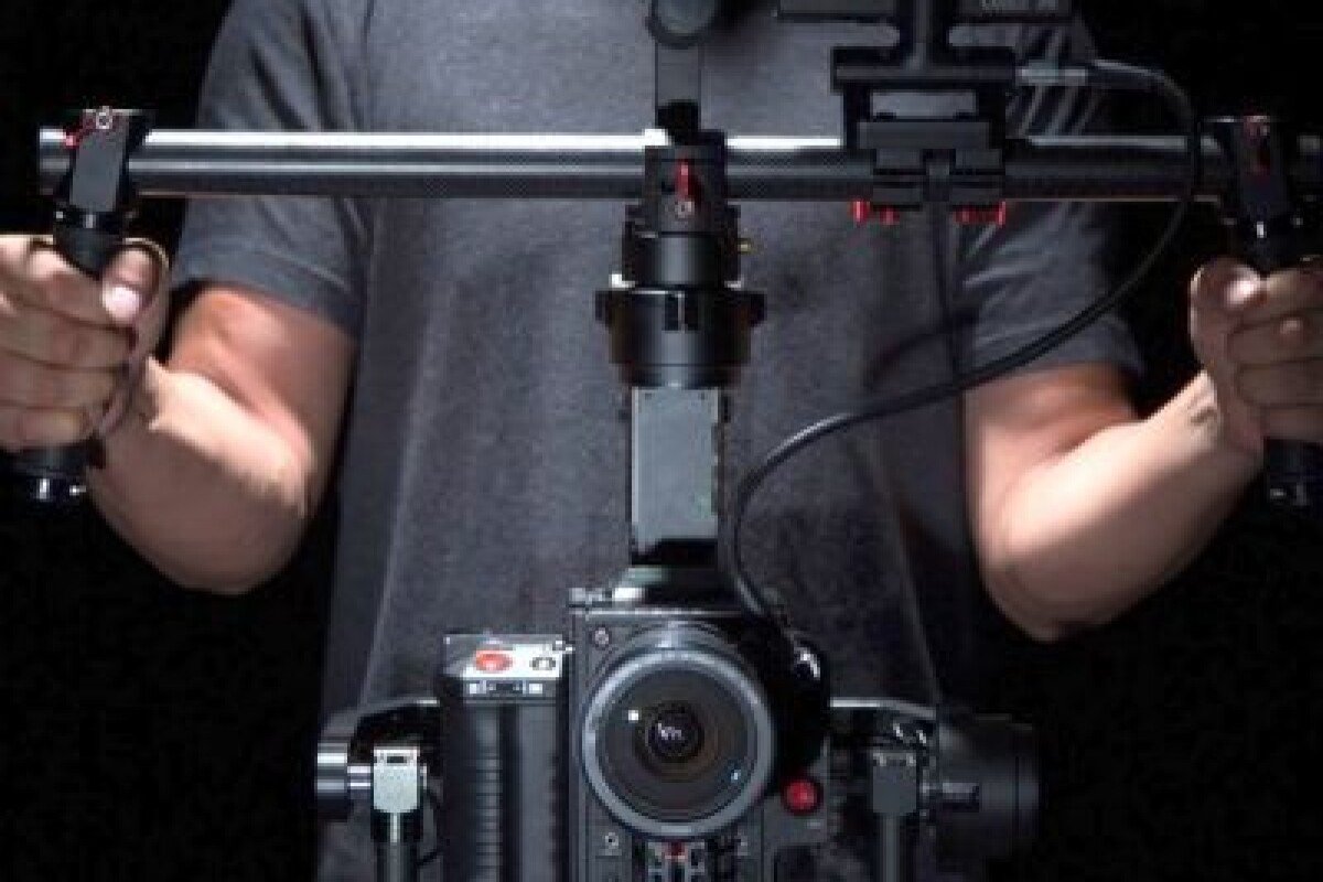 Location Stabilisateur nacelle gyroscopique 3 axes motorisé Dji Ronin L / 1 classique - Lightyshare