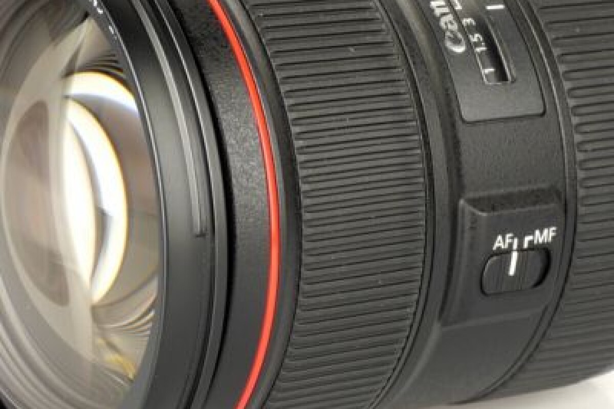 Location Canon EF 24-70mm f/2,8 L USM version II  : trans-standard lumineux - Lightyshare