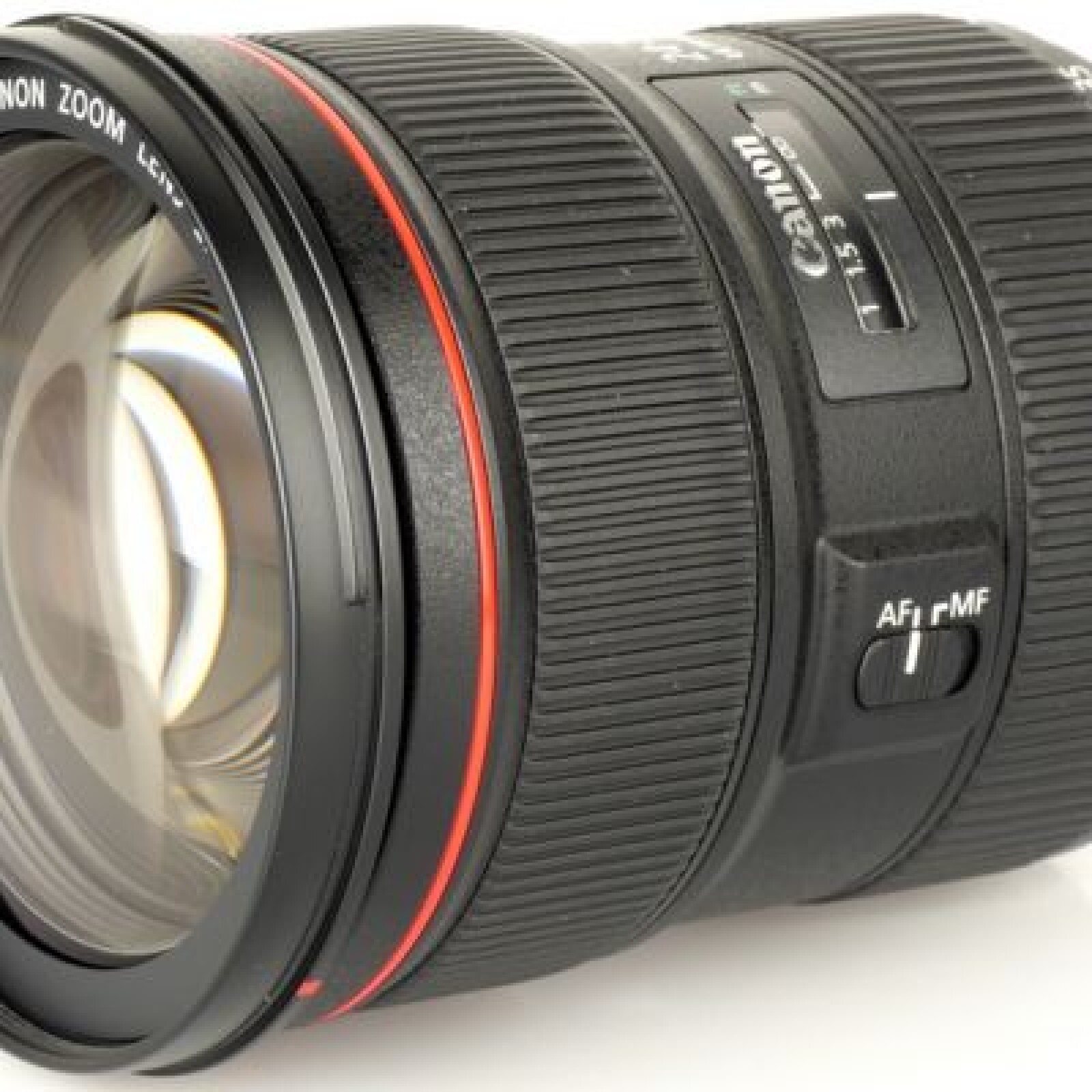 Canon EF 24-70mm f/2,8 L USM version II  : trans-standard lumineux - Photo 1 sur 2