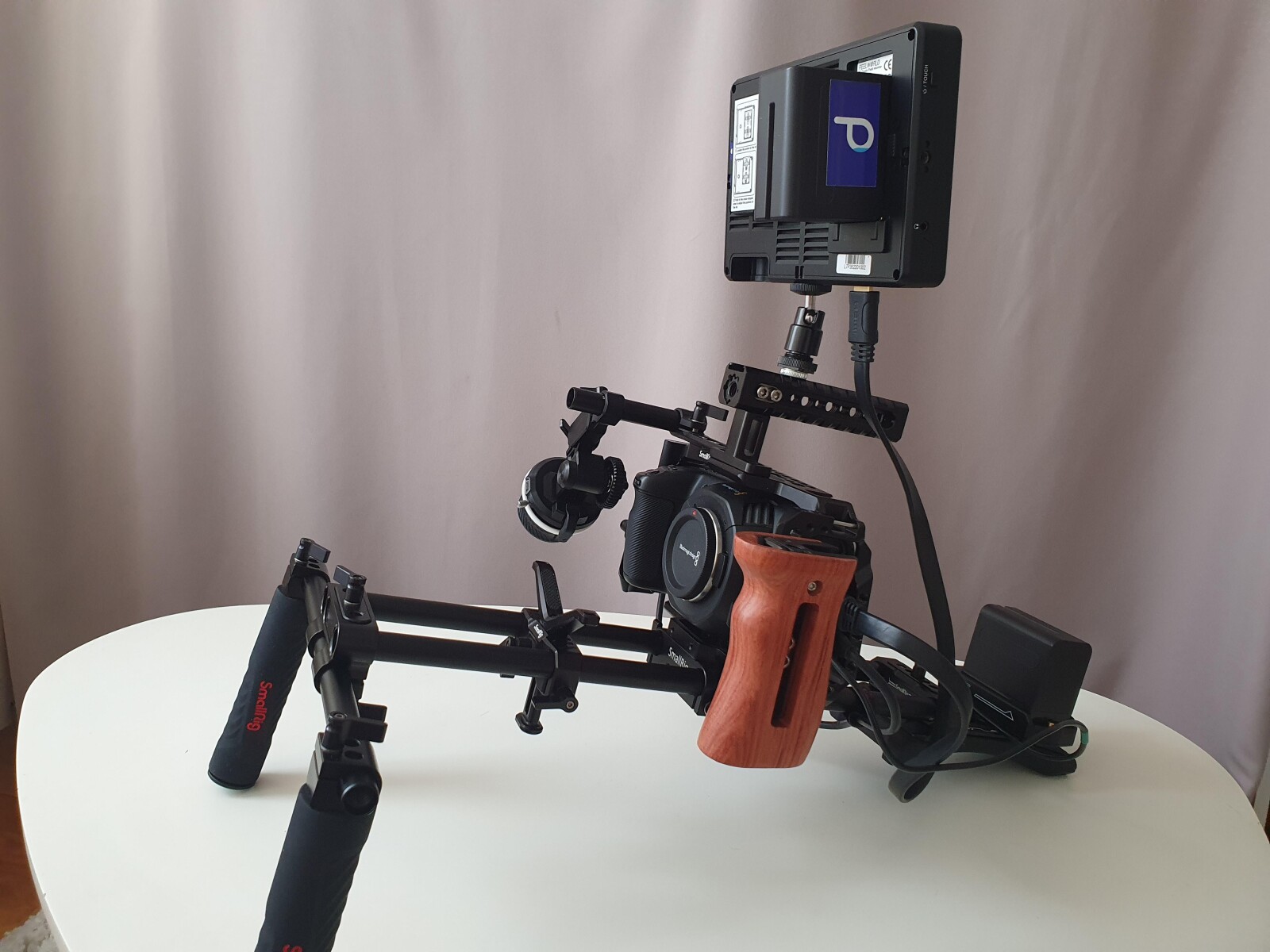 Blackmagic pocket Cinema Camera 4k + accessoires - Photo 1 sur 3