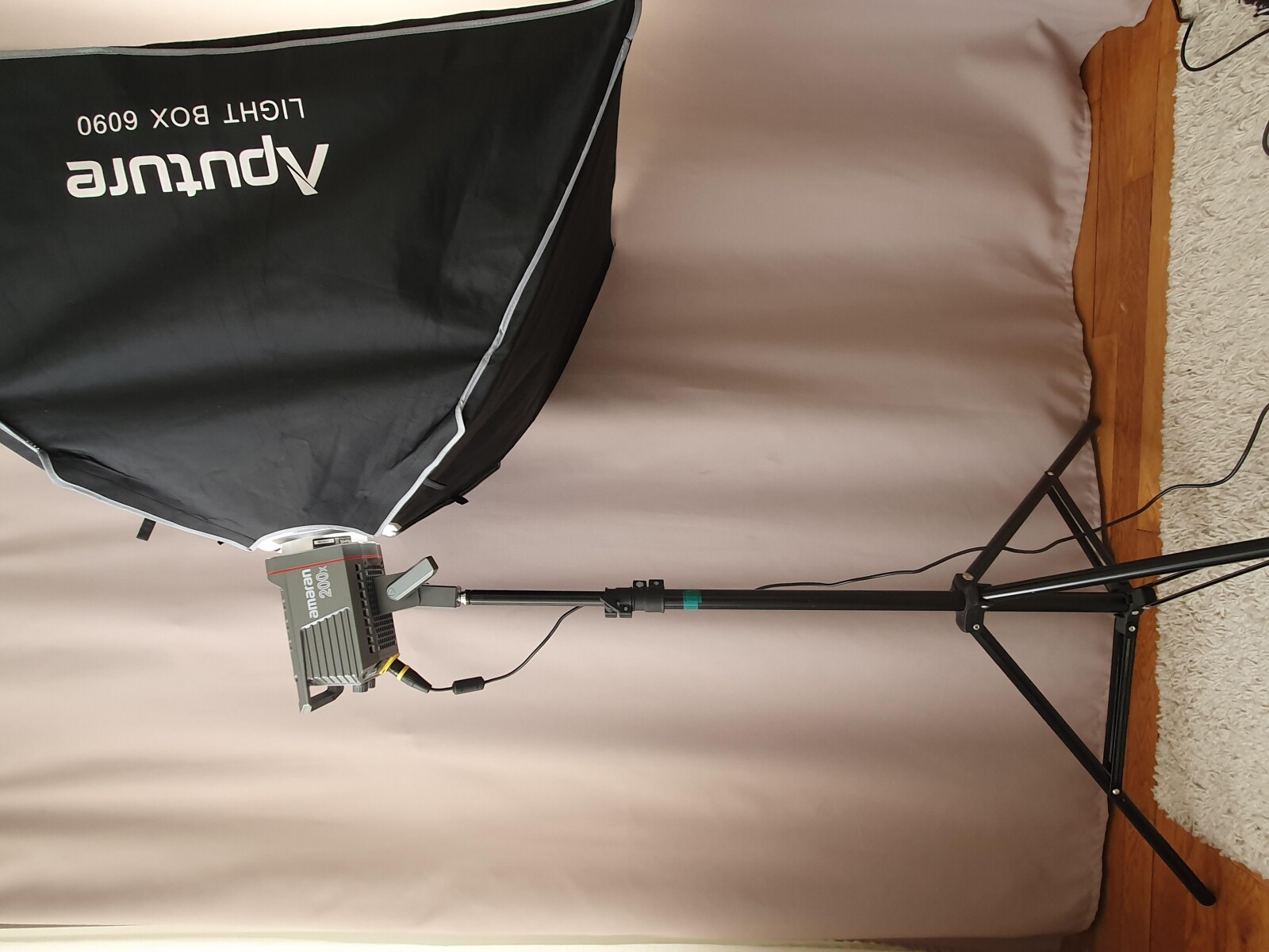 Aputure Amaran 200x + trepied +. softbox 120cm + lightbox 80cm - Photo 5 sur 6