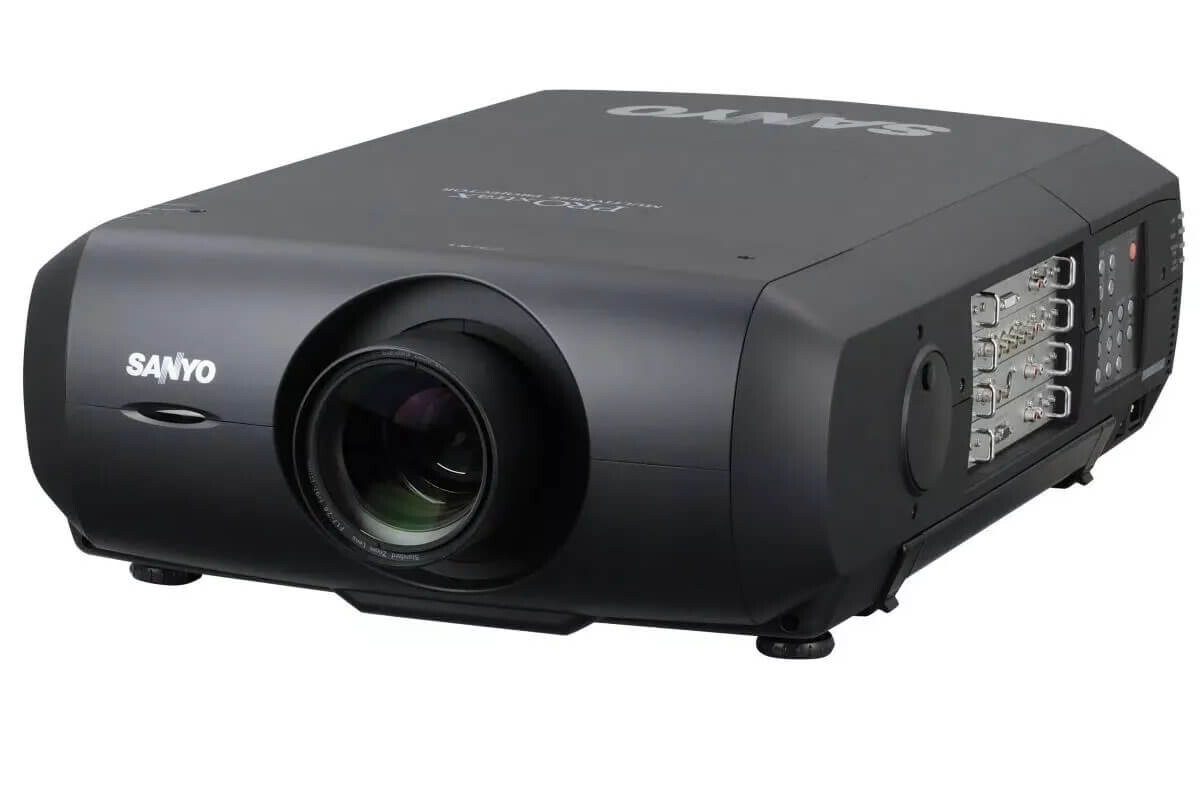 Location VIDEOPROJECTEUR 15000 LUMENS SANYO PLC XF47 - Lightyshare