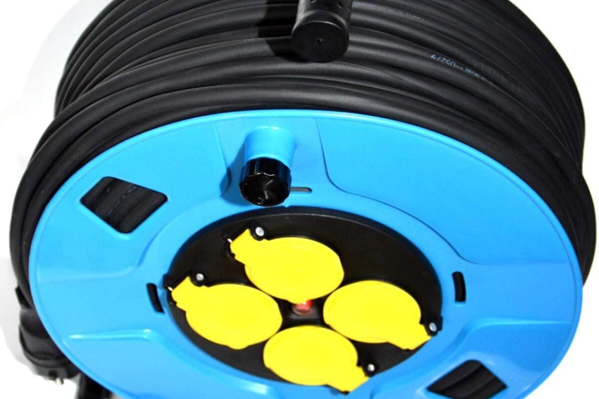 Location Enrouleur 50m – 10A – 3500W – 4 prises - Lightyshare