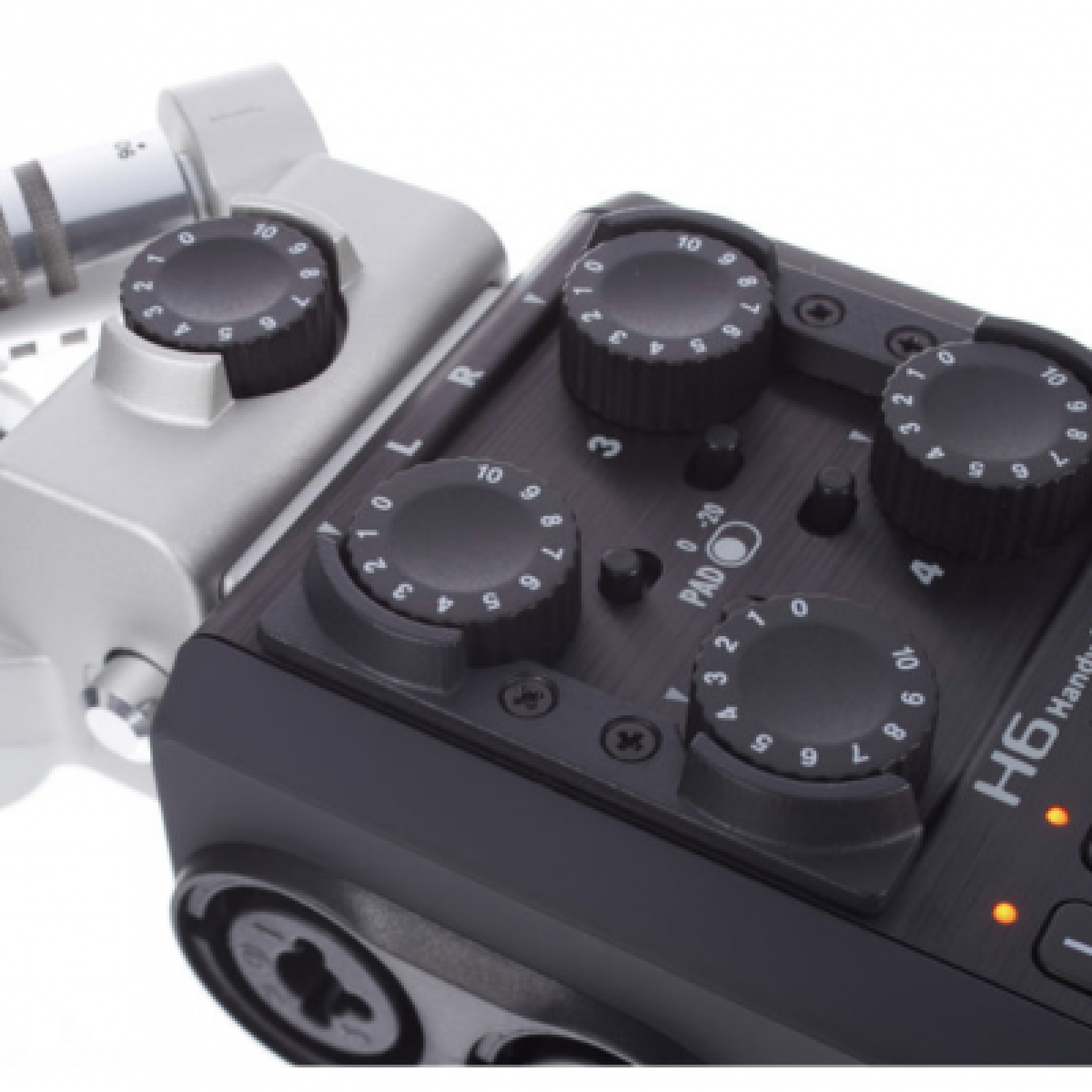 zoom h6 4 XLR + 2 MICROS - Photo 2 sur 4
