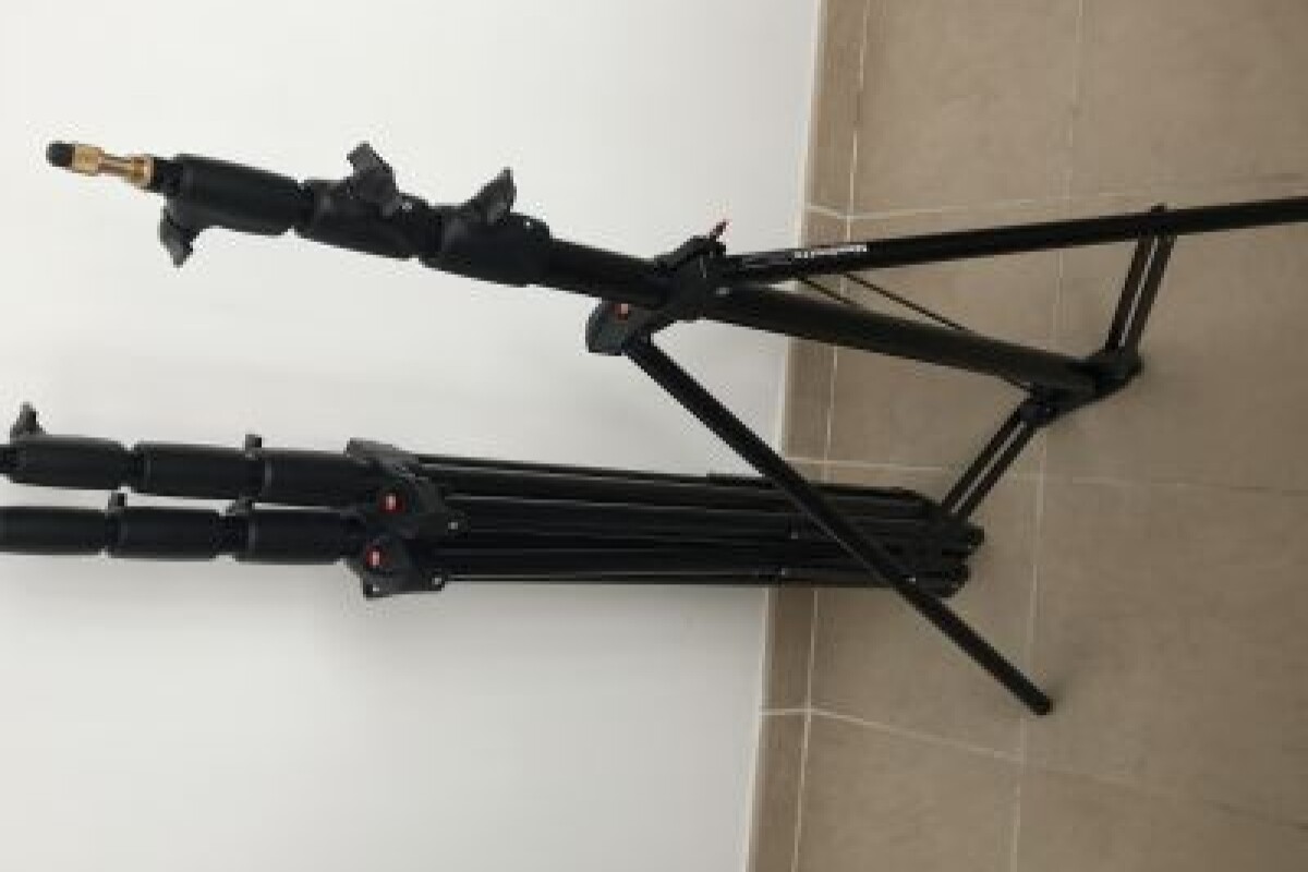 Location Pied Manfrotto 1004BAC (3) - Lightyshare