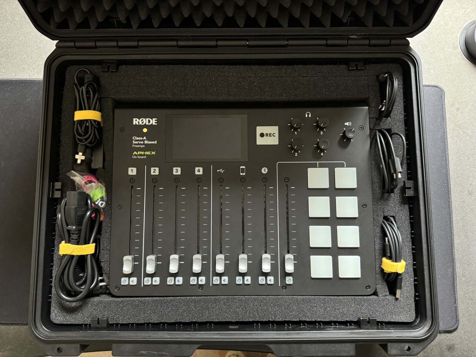 Rode Rodecaster Pro - Photo 2 sur 3