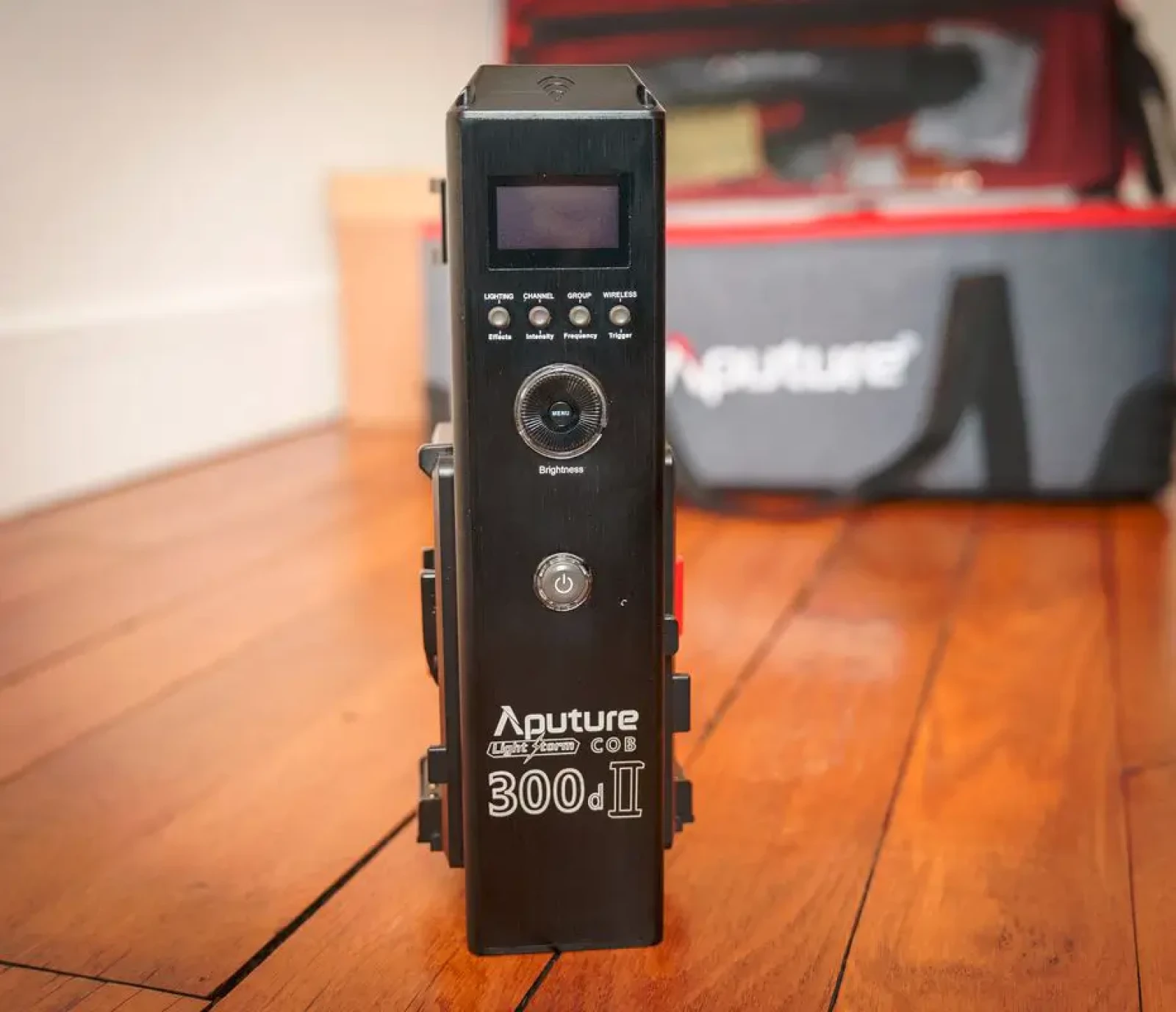 Aputure COB 300 mark II - Photo 3 sur 5