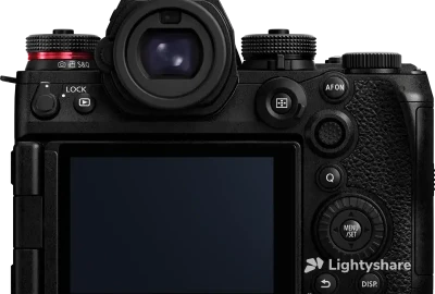 Location Lumix S1ii + sigma 24-70mm - 2.8 Mark ii + 4 batteries