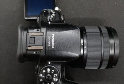 Location Appareil DSLR Lumix GH4 + Objectif Lumix 12-60mm f/3.5-5.6 + 2 batteries + chargeur double