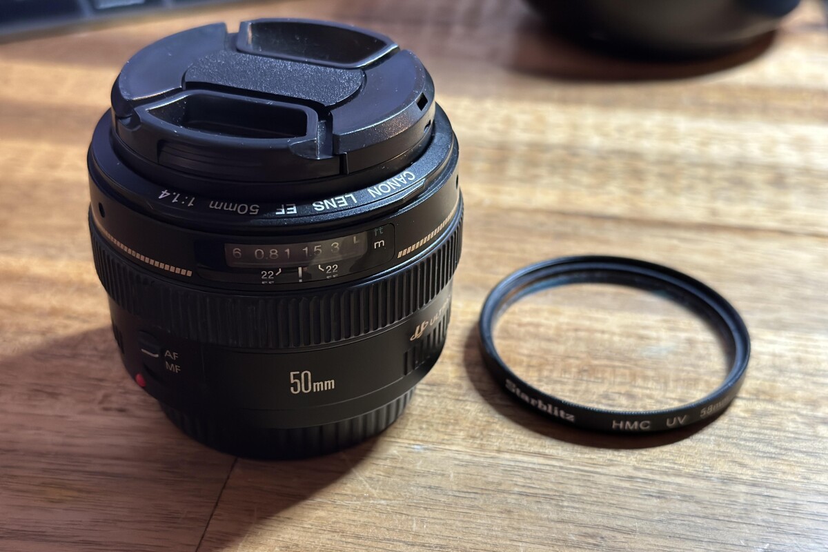 Location Canon EF 50 mm F/1.4  - Lightyshare
