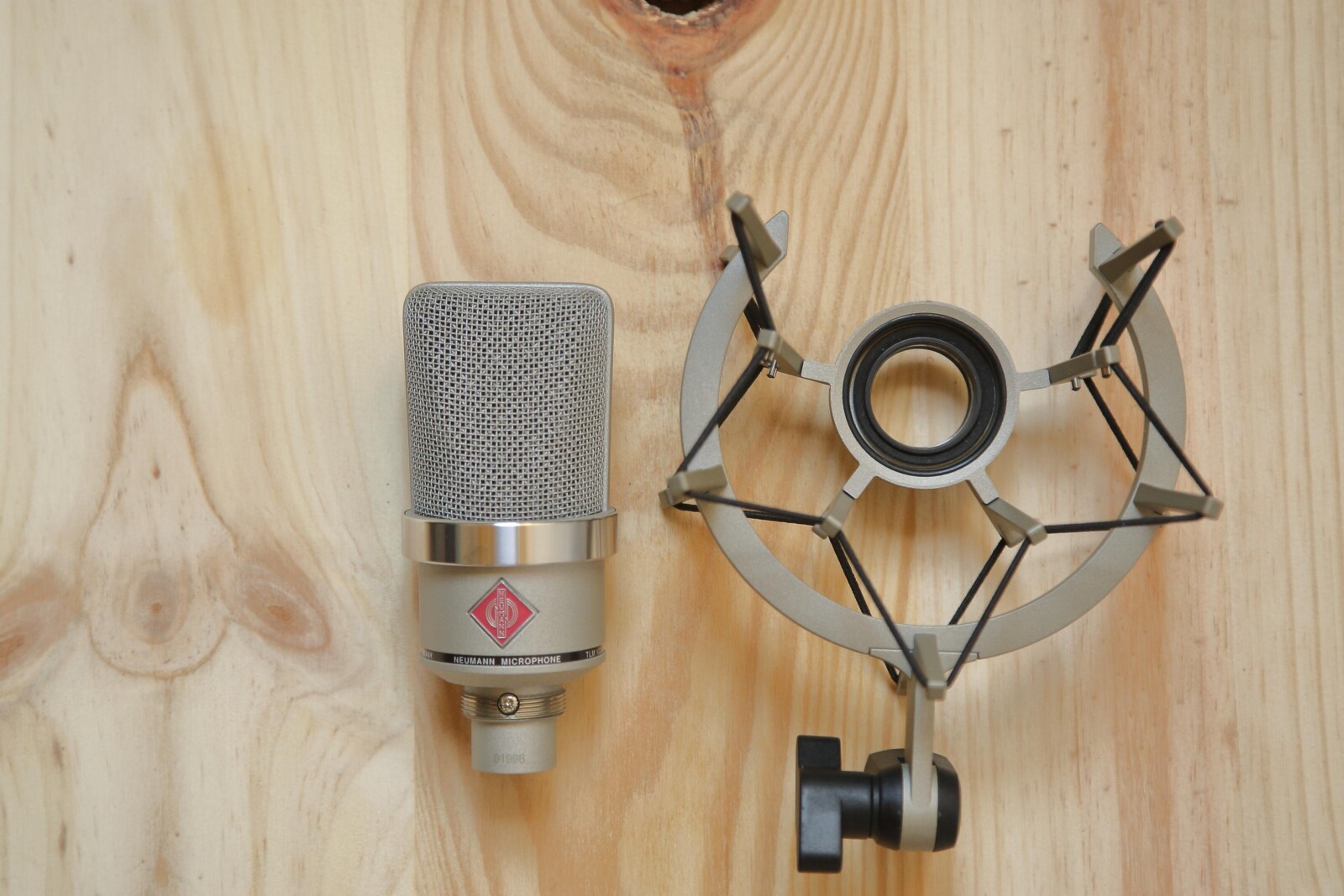 Neumann TLM 102 - Photo 1 sur 2