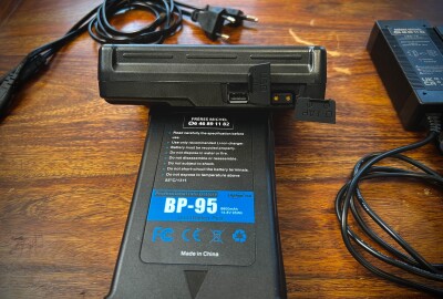 Location 2 Batteries V-Lock / 95Wh(6600mAh)