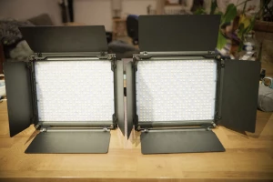 Location NEEWER RGB 1200