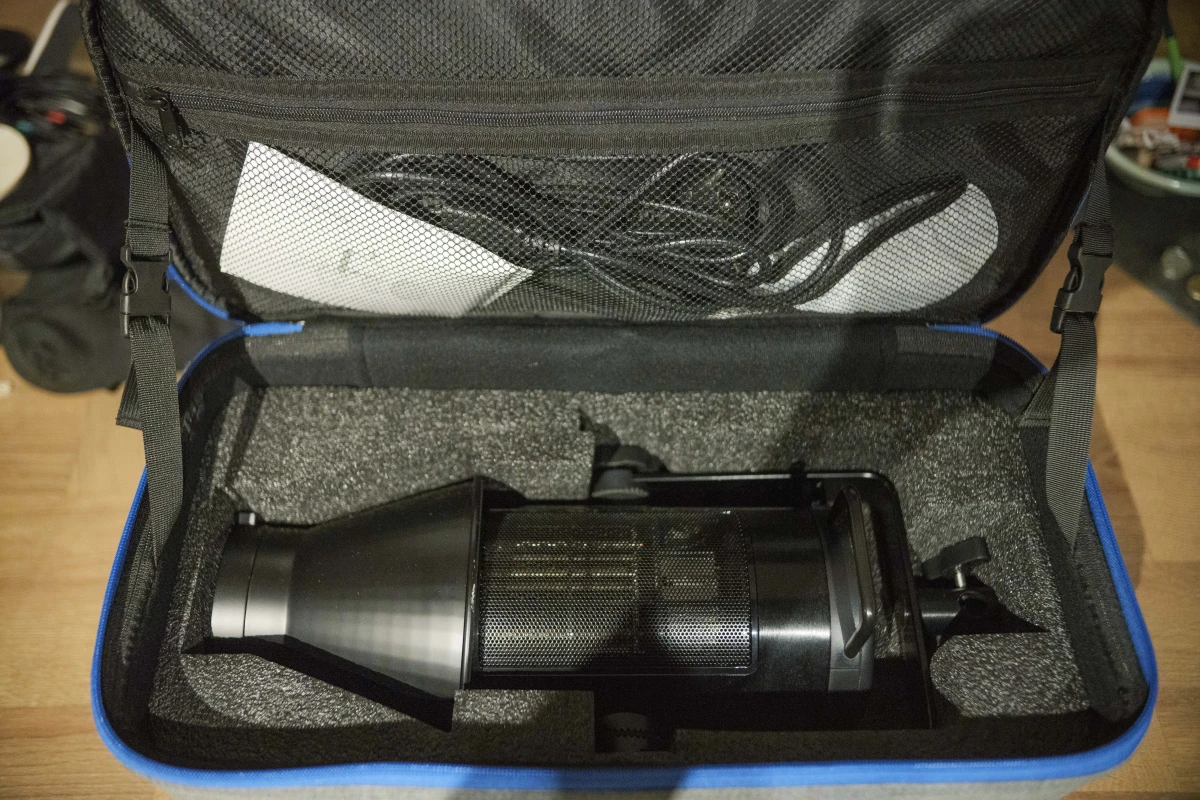 Location Neewer CB300B - Lightyshare