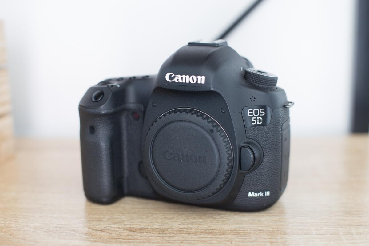 Location Canon 5D Mark III - Lightyshare