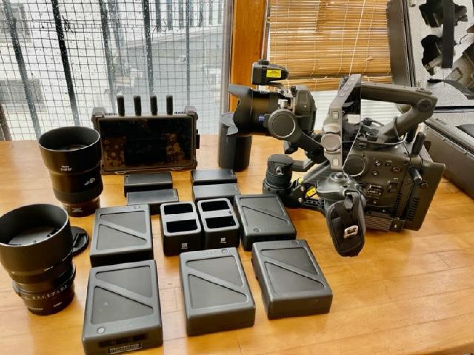 Ronin 4D + kit trois objectifs et moniteur HF - Photo 1 sur 5