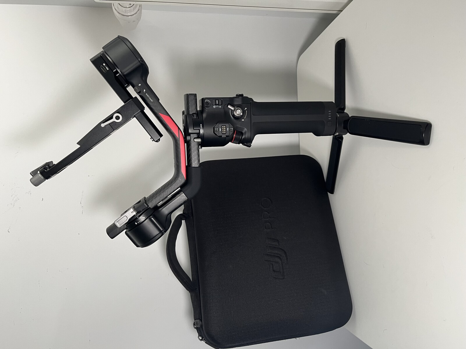 DJI RS 4 - Photo 2 sur 3