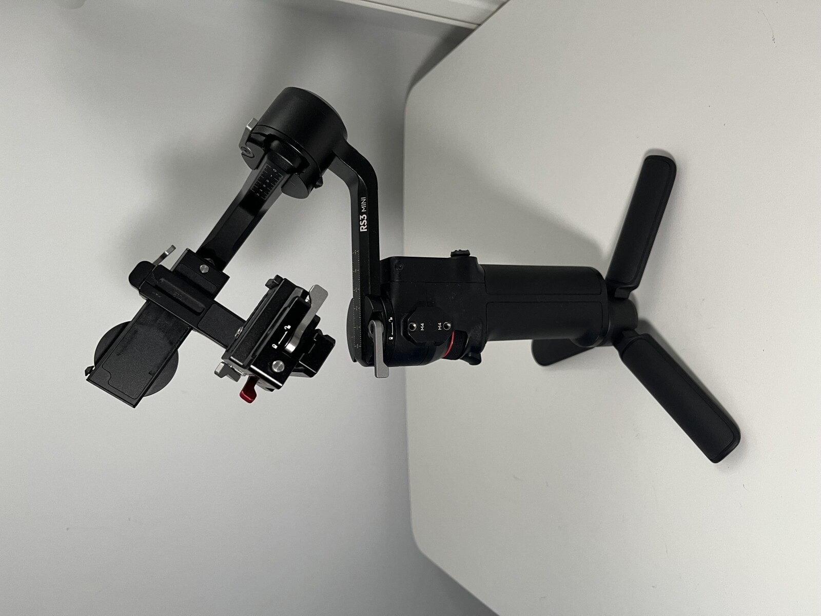 DJI Ronin RS3 - Photo 2 sur 3