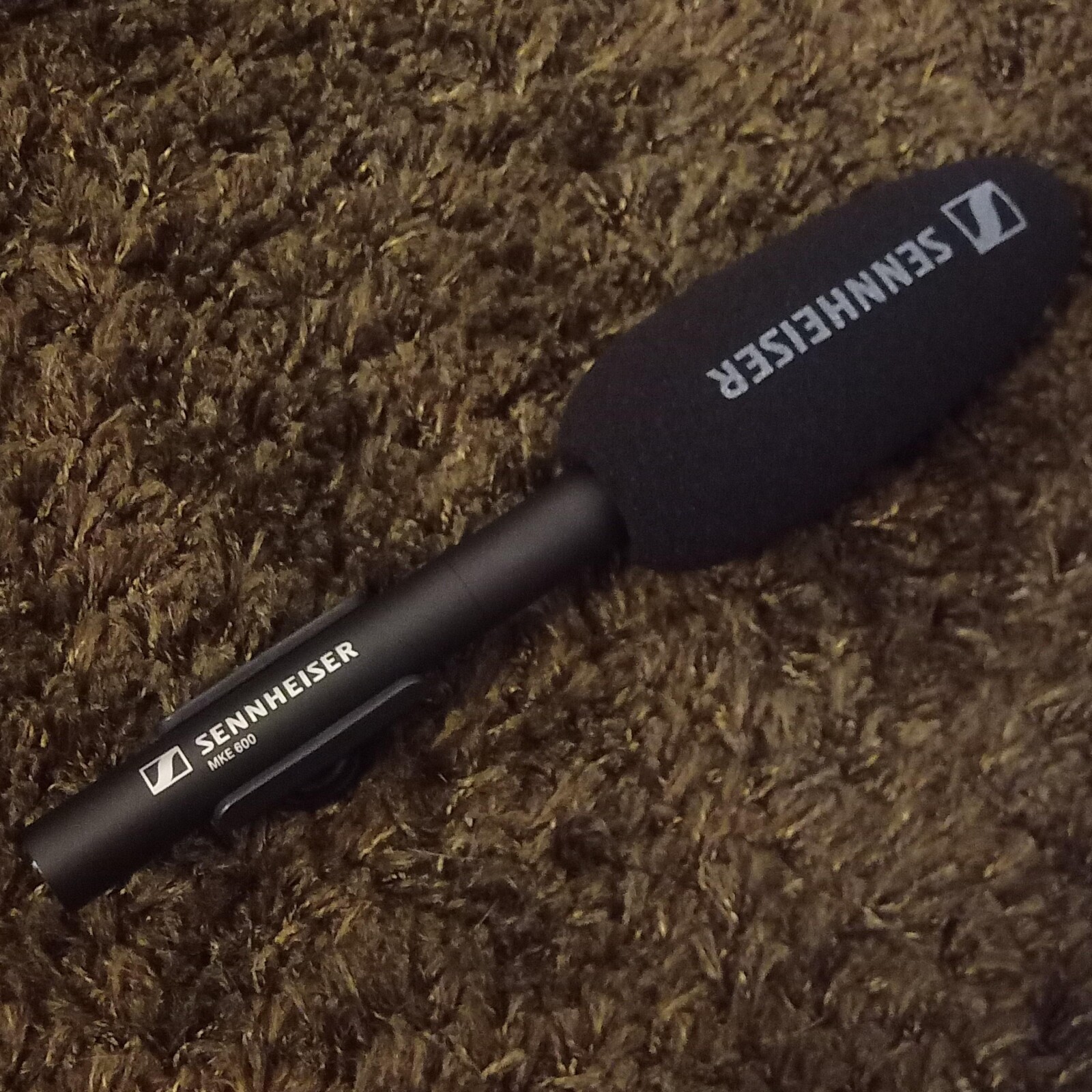 KIT BMPCC 4K (Blackmagic Pocket Cinema Camera 4K) + Sennheiser MKE 600 - Photo 5 sur 7