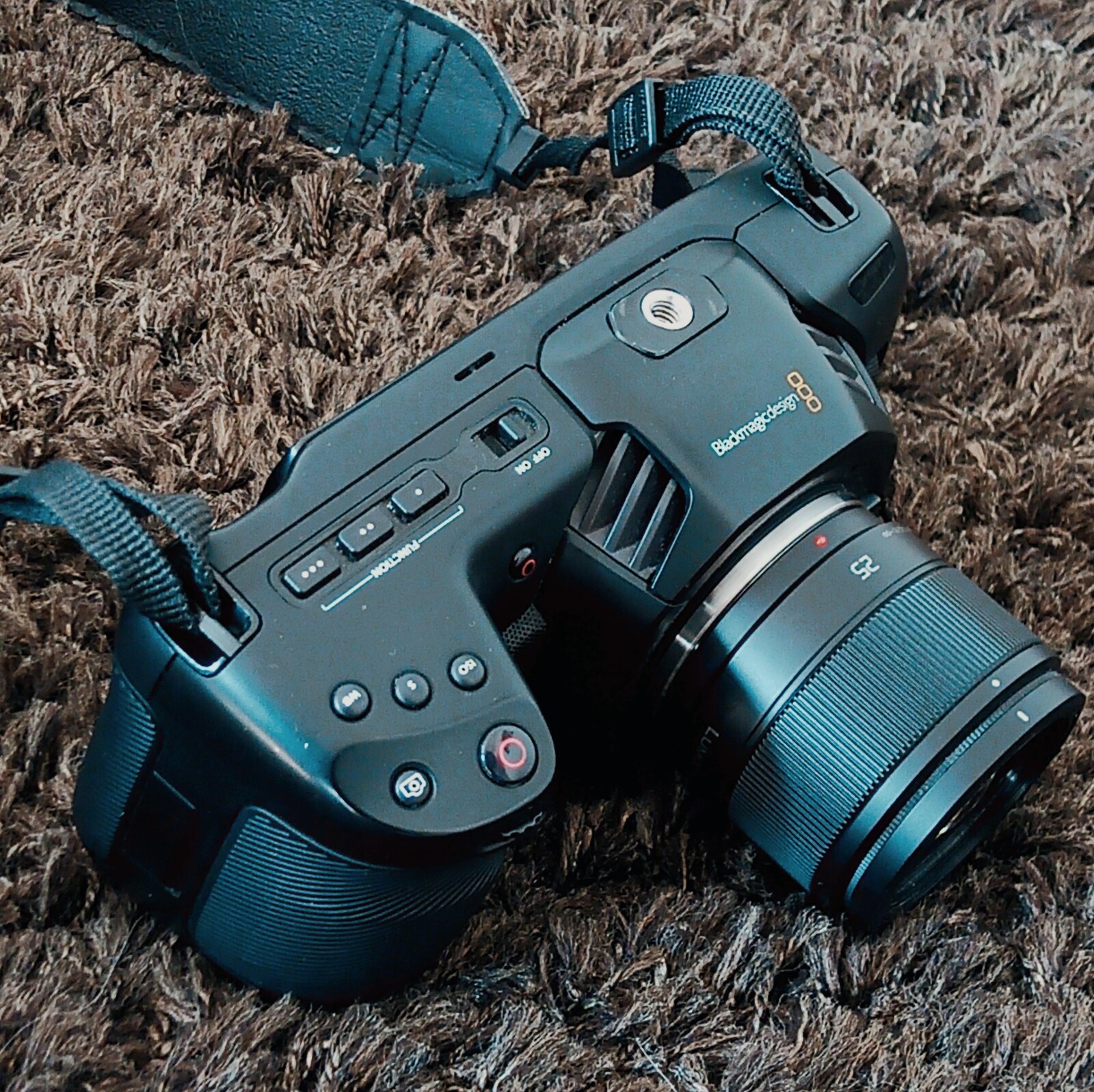 KIT BMPCC 4K (Blackmagic Pocket Cinema Camera 4K) + Sennheiser MKE 600 - Photo 2 sur 7