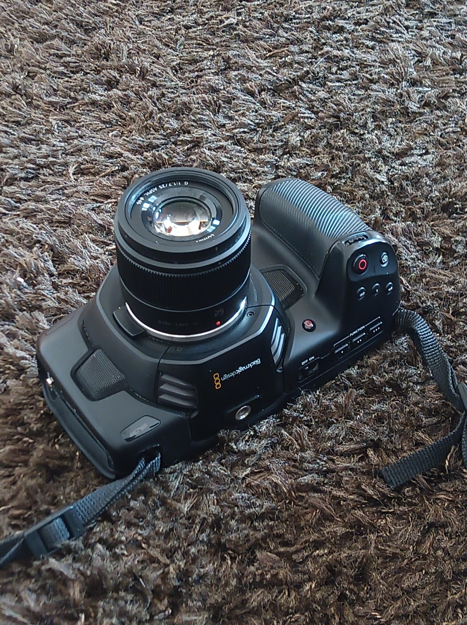 KIT BMPCC 4K (Blackmagic Pocket Cinema Camera 4K) + Sennheiser MKE 600 - Photo 6 sur 7