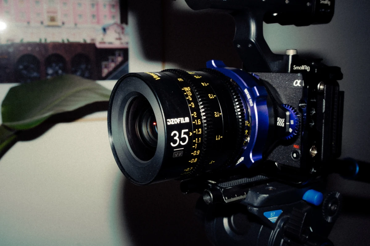 Location DZOfilm VESPID FF 35mm T2.1 - Lightyshare