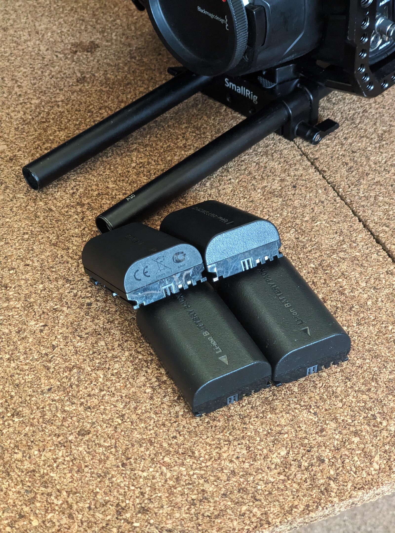 Blackmagic 6k (BMPCC) + cage + SSD - Photo 4 sur 4