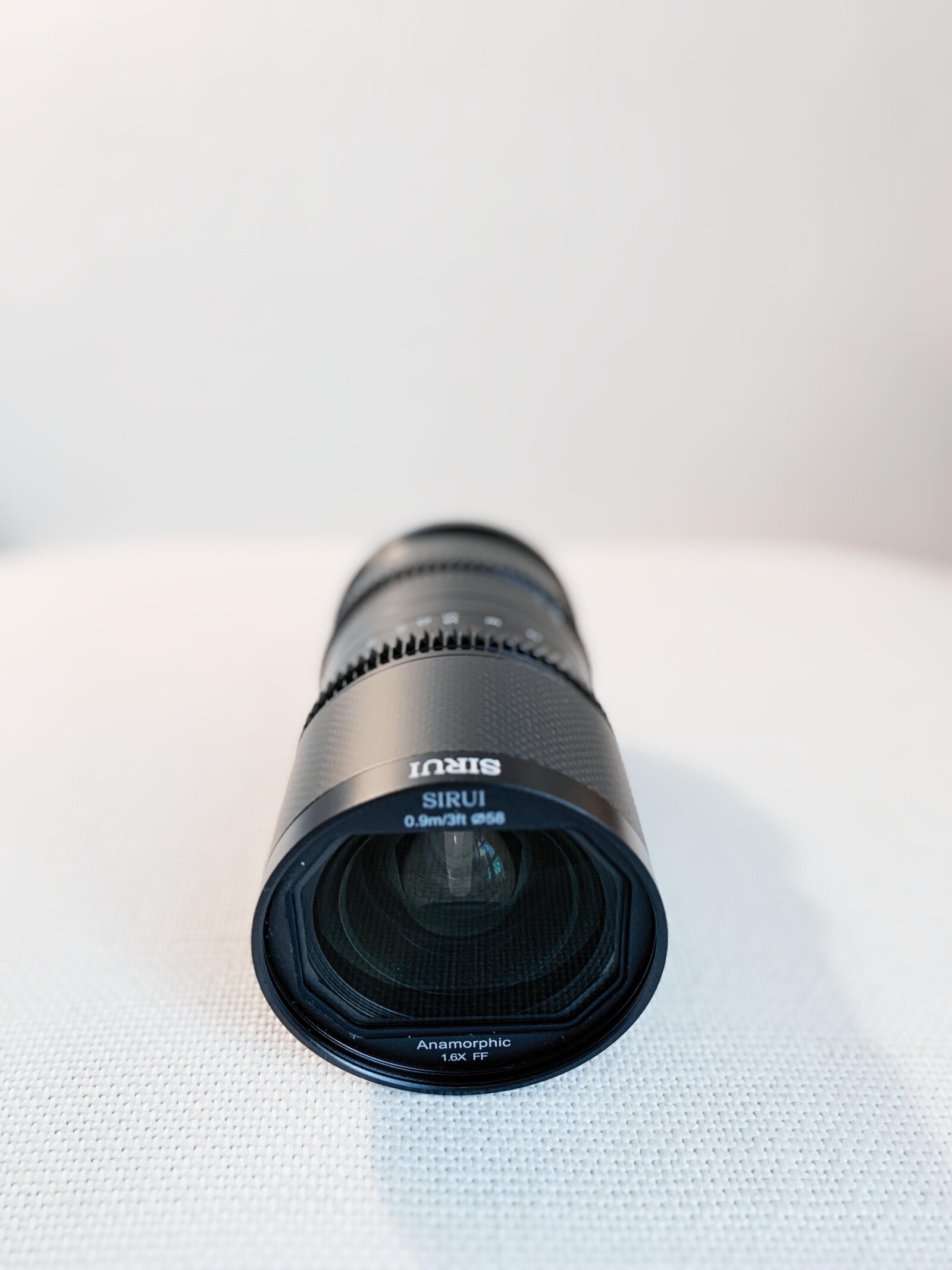 Sirui Saturn 35mm T2.9 1.6X Full Frame Monture Sony E - Photo 2 sur 2