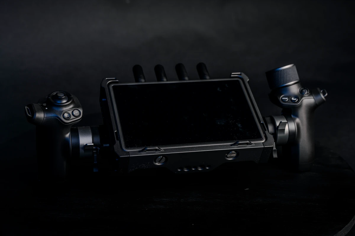 Location DJI High Bright remote monitor - Lightyshare