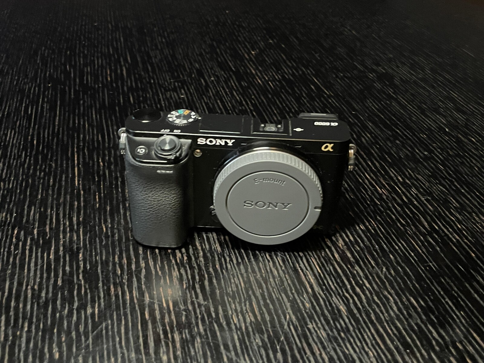 Sony A6000 boitier nu - Photo 1 sur 2