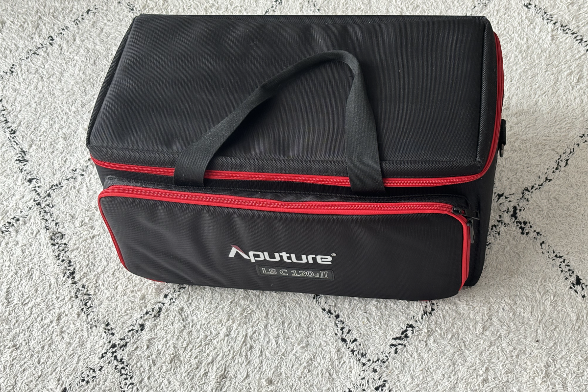 Location Aputure 120D - Lightyshare