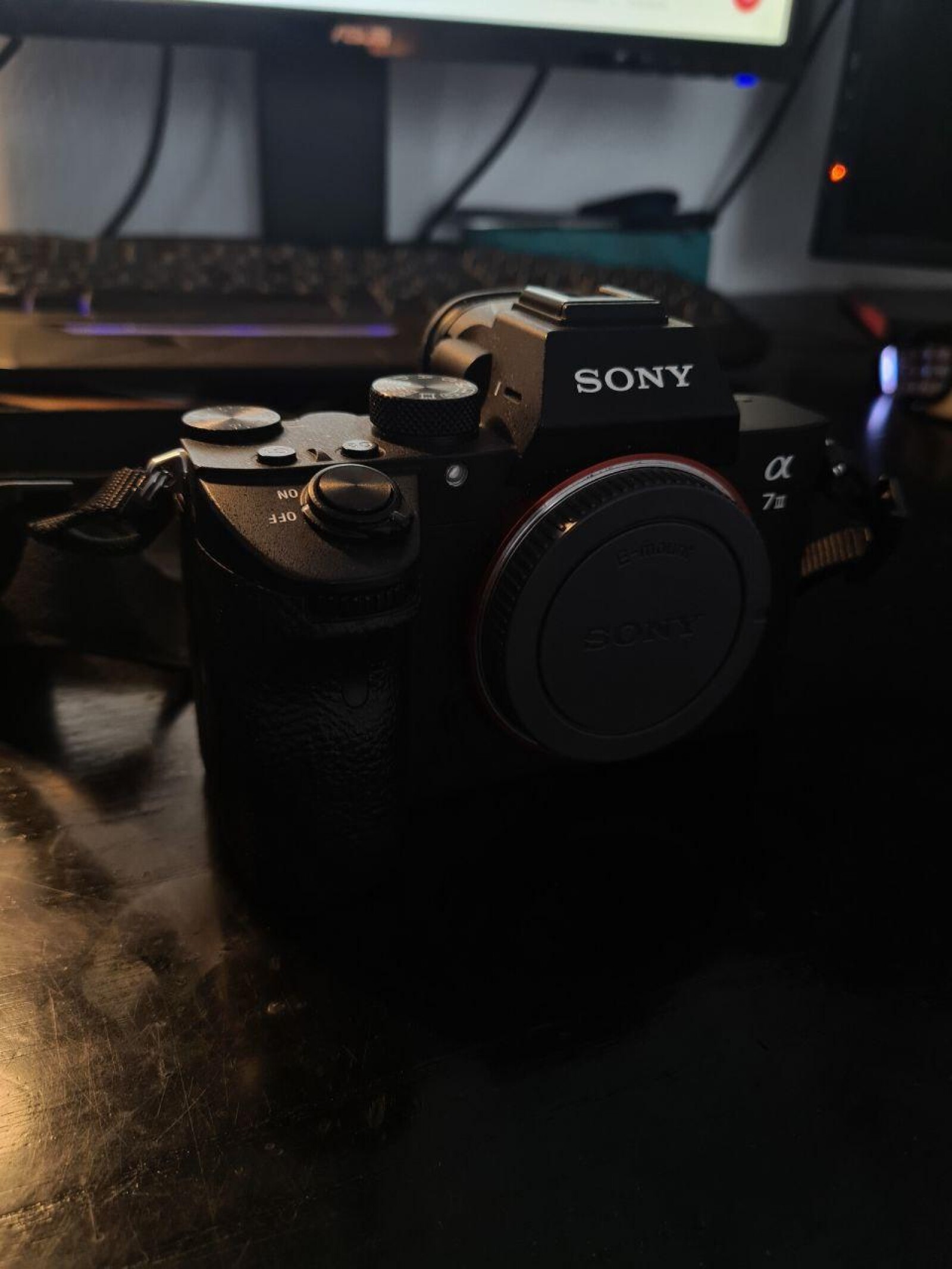 Sony A7 III  x objectif hybride sony fe 28-70 mm - Photo 2 sur 6