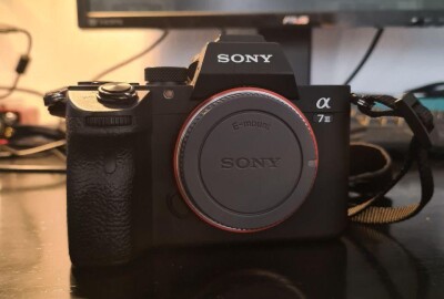 Location Sony A7 III  x objectif hybride sony fe 28-70 mm