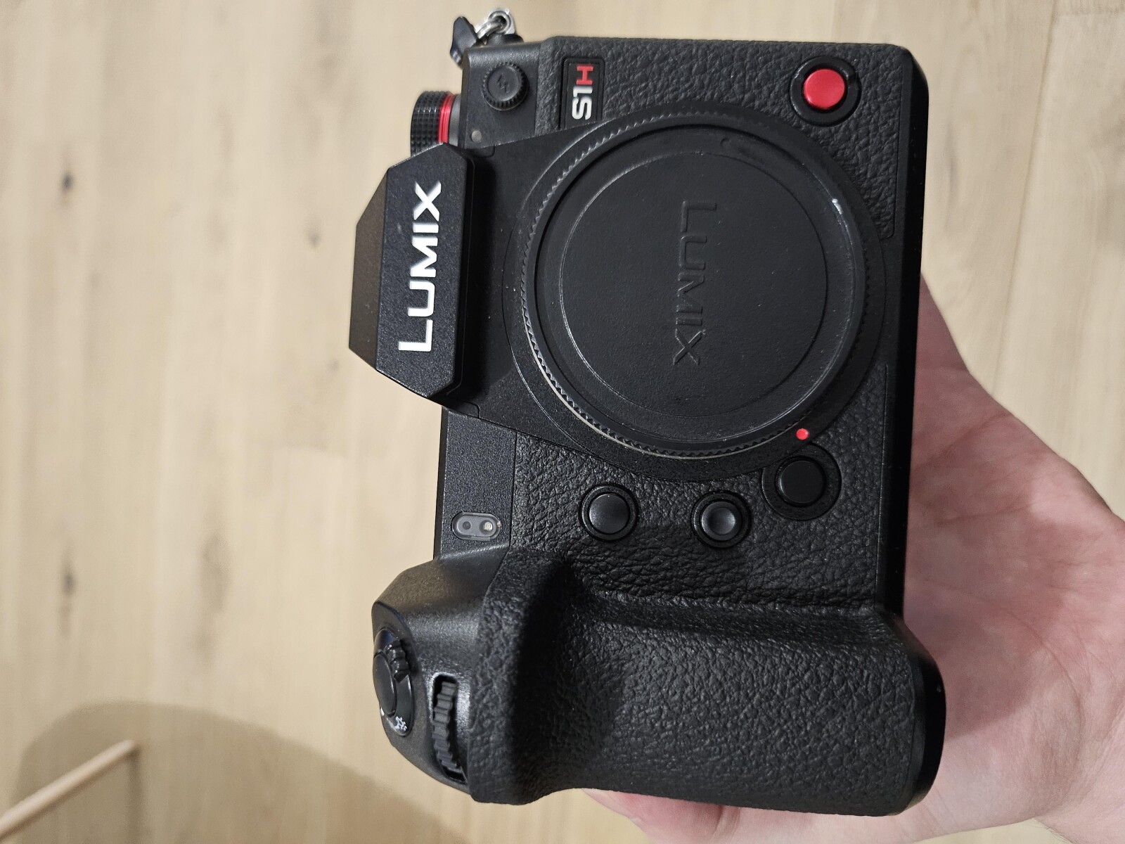 Kit Panasonic Lumix S1H / 24 105mm F/4 L IS USM CANON EF / Bague Sigma MC21 - Photo 4 sur 5