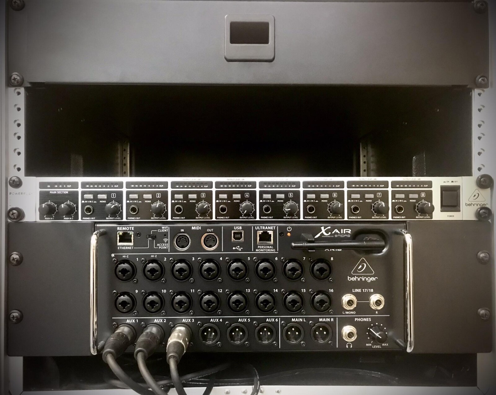 Behringer X AIR / XR 18 - Studio mobile - Photo 2 sur 4