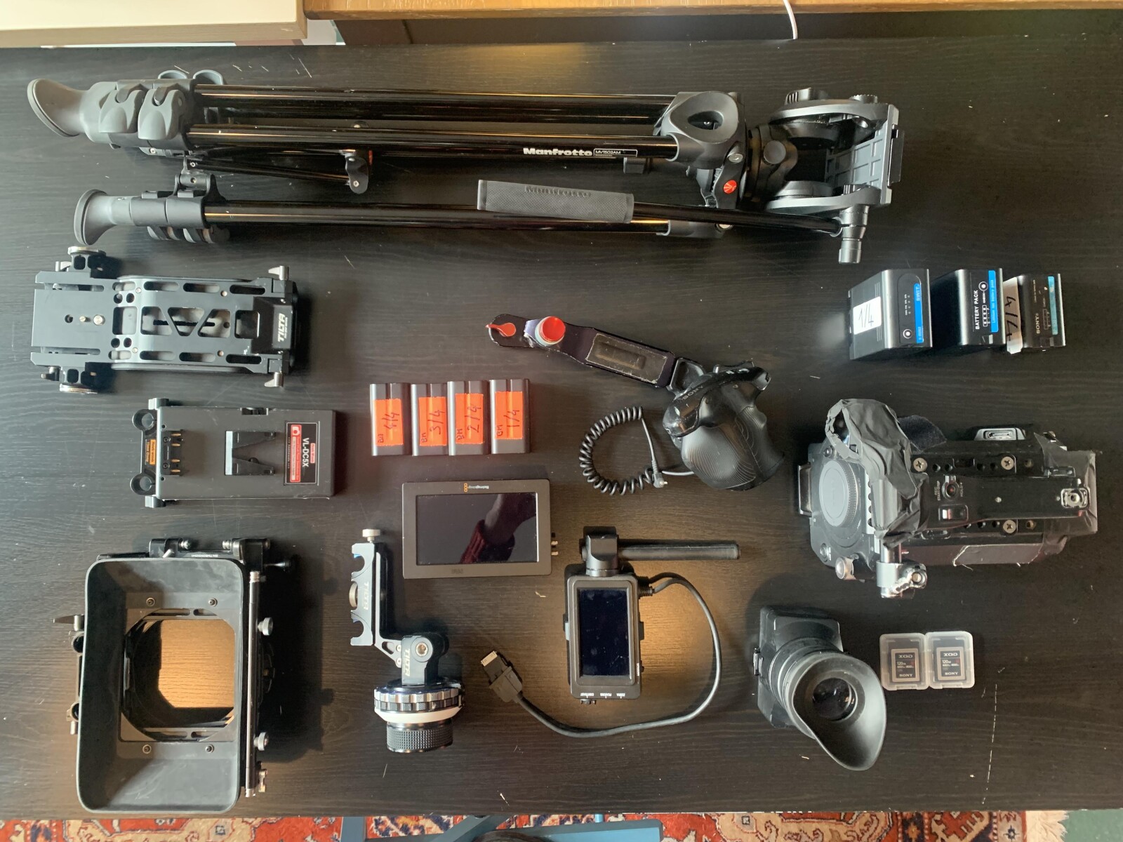 Sony PXW-FS7 + Sony FE 24-70mm F4 ZA OSS - Photo 2 sur 2